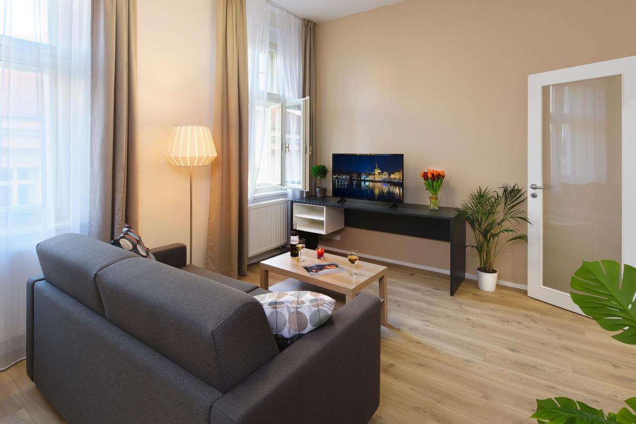 One-Bedroom Apartment,764115316:JPEG